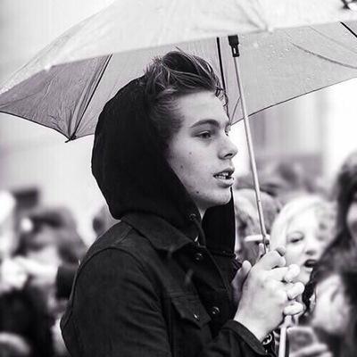 outsidewonder's profile picture. i make 5sos imagines just for fun i just dont know what to do in my free time so yea