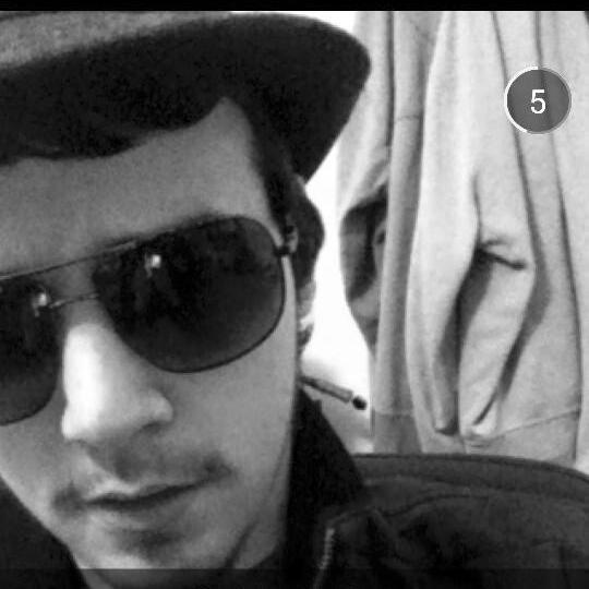 LittleOverBoard's profile picture. 