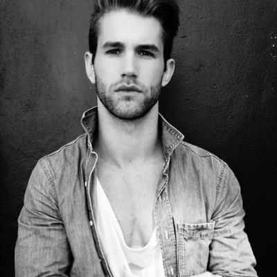 Teacher Care of Magical Creatures. @ValeeraL is mine. [HP RP/no 18+] FC: Andre Hamann