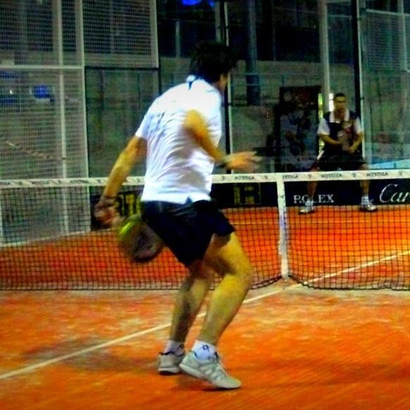 Amante de la buena vida y jugador de pádel amateur