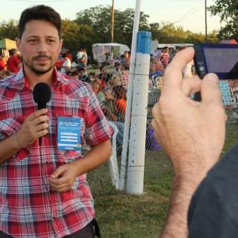 Periodista.Titular de Laser Producciones. Productor contenidos web https://t.co/As81WFY2A8. Gestor Cultural. Animador, conductor de radio y tv