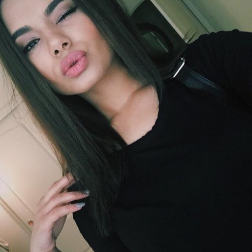 Ewelina/16/ love Ari, Miley, Zendaya, Becky G, Iggy ❄ snap : leesiuu12 ! http://t.co/HpETTpreq6