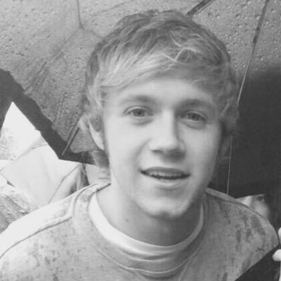follow my main @rosynjh i follow back :)
