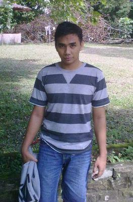 iral_KL's profile picture. Jadikan masa lalu sebagai bayangan yang tak akan bisa tersentuh tetapi menjadi penunjuk arah langkah kaki kita untuk melangkah ke depan