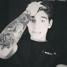 lukesprxncxss's profile picture. i didnt choose the thug life, my mom chose it for me // im in too many fandoms // @Luke_brooks (for stalking purposes)