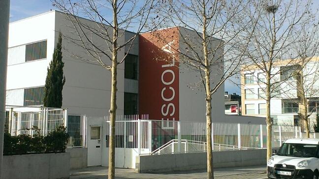 Escola és sobretot, gent. Gent que treballa, que estudia, que s’alegra, se coneix, s’estima. Nosaltres som escola.