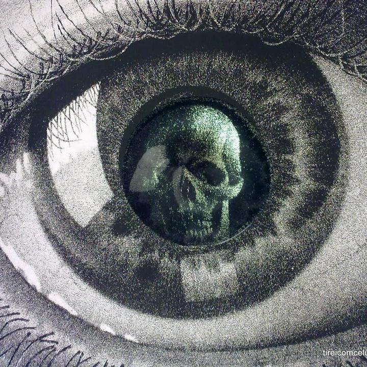 Está pronto para ler umas histórias de terror? Então seu lugar é aqui. veja o mundo em seu lado mais Sombrio e Obscuro aqui!
