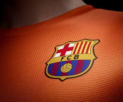 Barça, y solo http://t.co/FjDJfU85Vo  un chico-gaming,futbolista y demás.