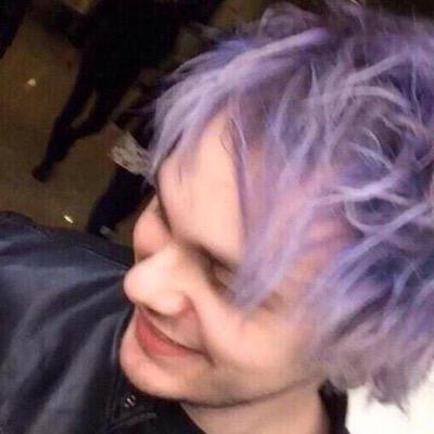 Hey 5sos, you should follow these beautiful fans I'm spamming cuz they made me smile :) xx