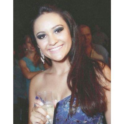 A luz que me guia é bem mais forte que os maus olhos que me cercam ✌✌