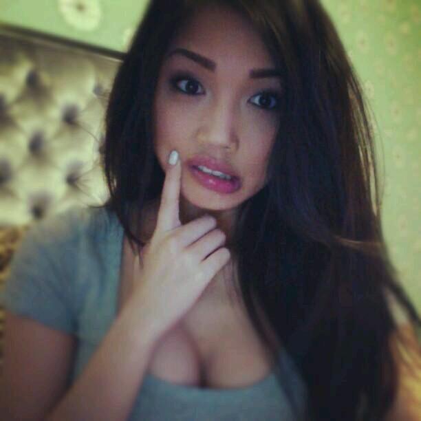 KatxRonlangx's profile picture. 18 year girl spend way too much of my time on here oh well at least I've learned to take a good #selfie. (free follow)