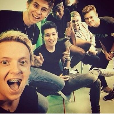Meet my favourites @AdamWaithe @JakeBoys @TheNickCrompton @SamKingFTW ☺️