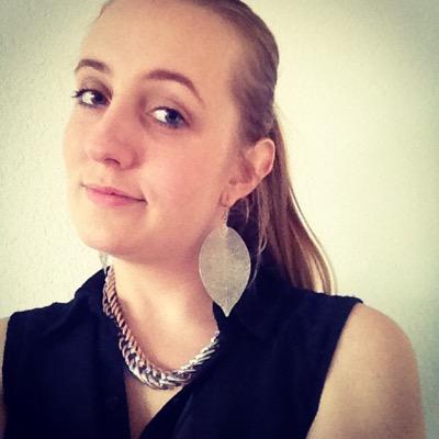 tessadw_'s profile picture. Never regret anything that made you smile