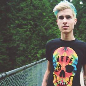 lawleydudee's profile picture. kian plz follow:(: