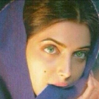 شفت وشلون { الغروب ېڪسر نهارڪ }
أنآ غرۆبڪ... عن عيۆني گسرني