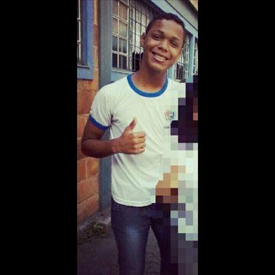''Feliz ou não, a lei da vida sempre é seguir em frente com a cabeça erguida'' https://t.co/083ao4eyOE