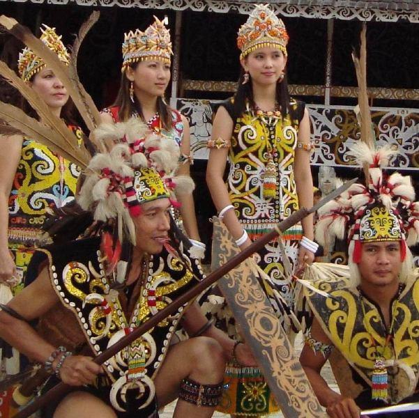 Berusaha #Realtime Melaporkan Kejadian #samarinda | Twit info dgn awali @ReportaseSMR | Free Ads (IKLAN) via DM only