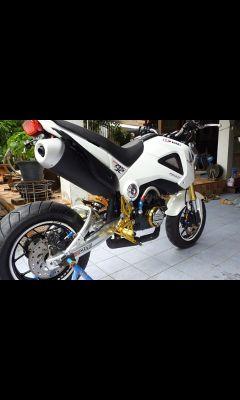 bombombinly's profile picture. 