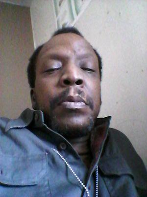 single and looking are you the one hit me up