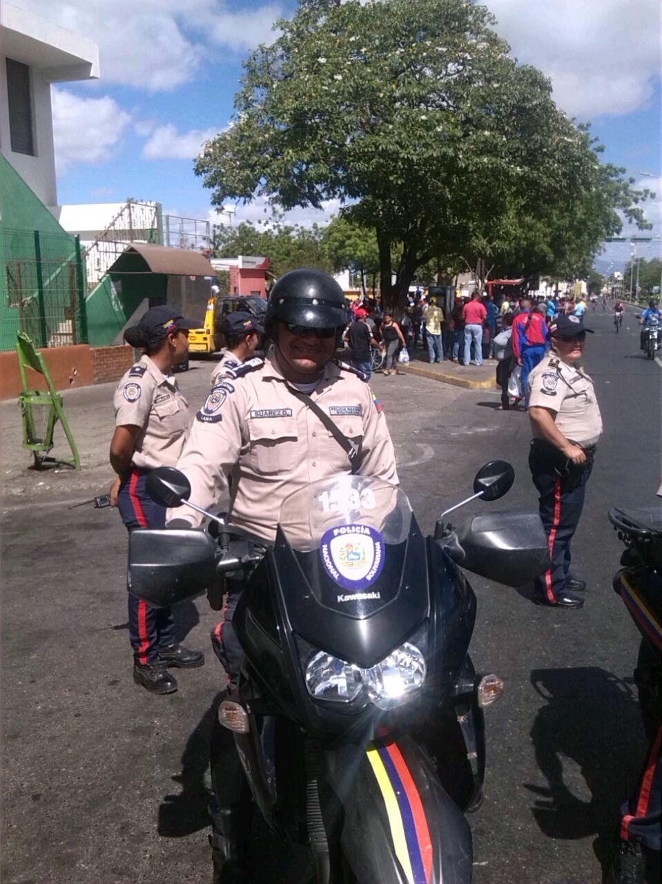 oficial jefe del cuerpo de policía nacional bolivariana  adscrito al eje vial rodeo las palmas