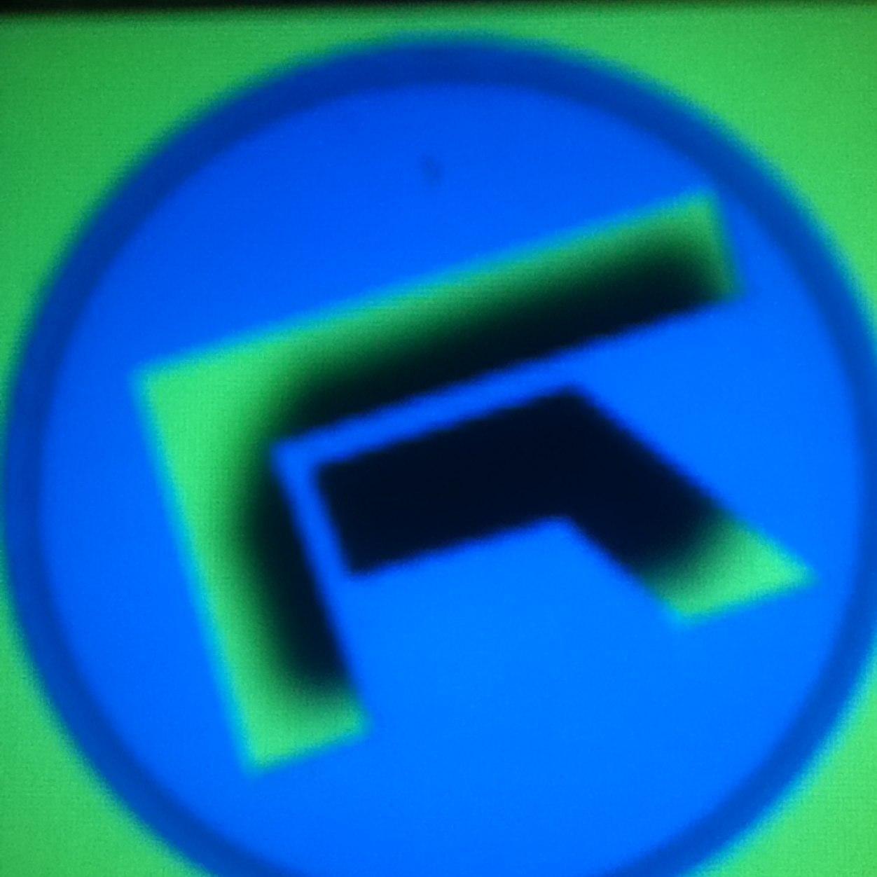 Leader of Resist clan.Trickshotting clan.At 4K followers I will post videos of trickshots like nacs and good shots