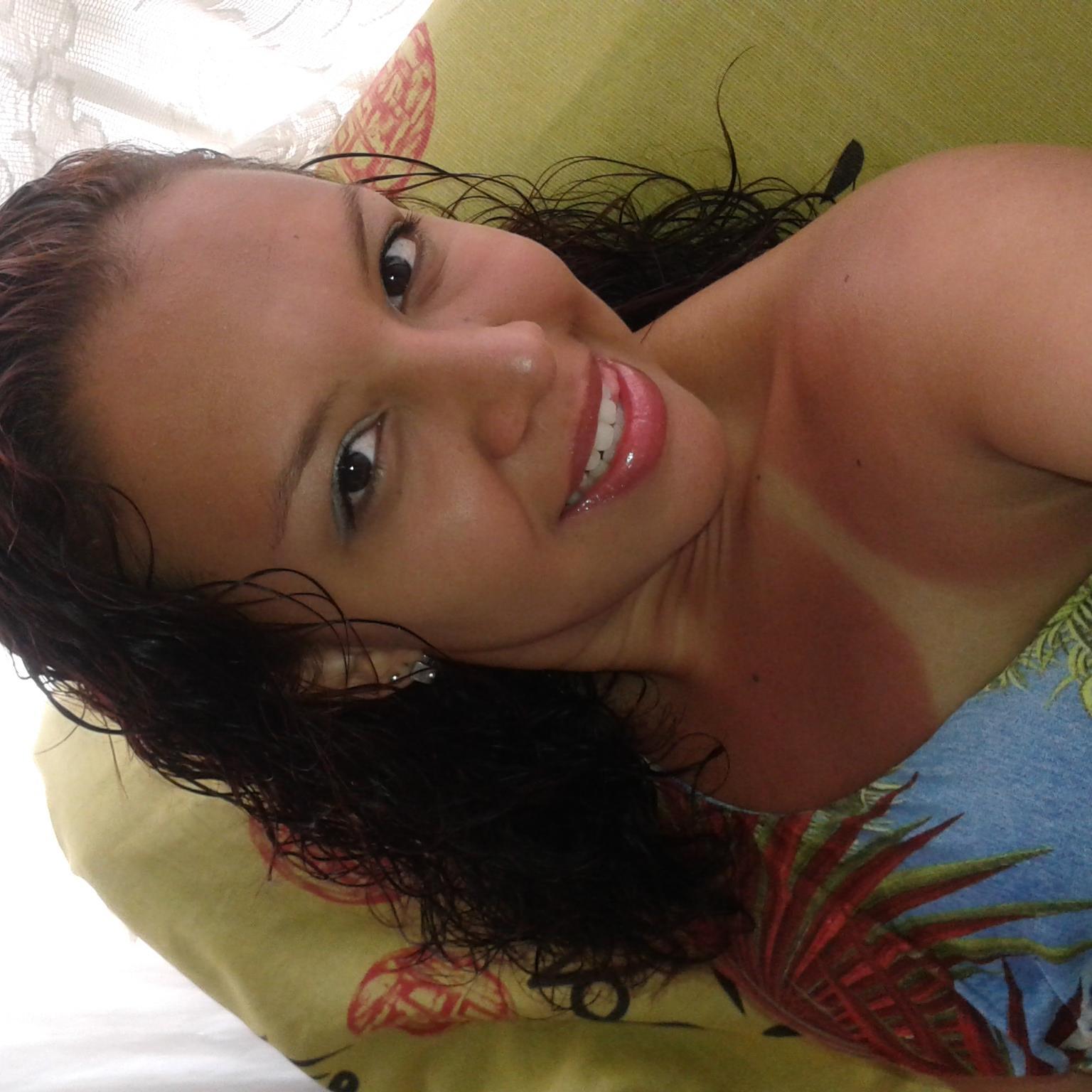 Por favor não vá ainda, espera anoitecer, a noite é linda me espera adormecer, não vá ainda, não...NÃO VÁ AINDA...