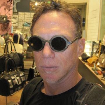 TomKohn's profile picture. I only tweet so I don't get fined.