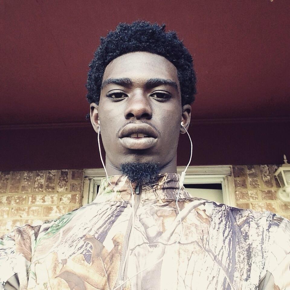 #capOs...#Cautiongang Farro.....#BG......insta: Young_Rixh_Homie5...fuxk wiit the kid you know Wtf going on..