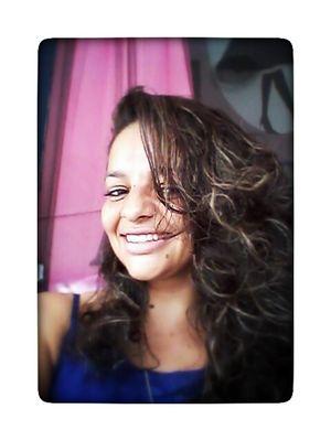Brasileira de alma,amo música é cinema.