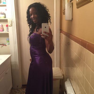 Simplytee_14's profile picture. 