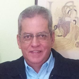 Pasión por la escritura creativa, siempre y cuando no esté ocupado leyendo. Más espectador que periodista.