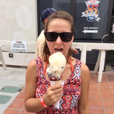 mariabolar's profile picture. No one taught me how to college