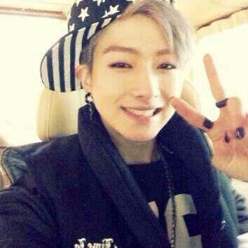 Kim Hyun il 
현일이에요 (브이) 크라운!평생 함께 할꺼죠? 사랑해! http://t.co/GRmZ6S4yZi 19, 1994
Vocalist
176cm 62kg