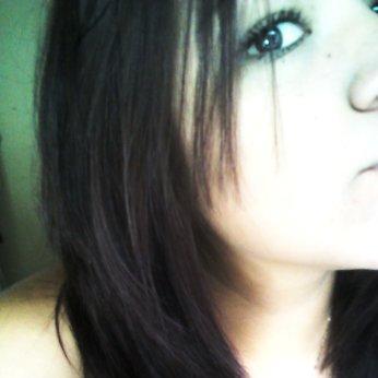 bre_saz's profile picture. Eres la única persona que dejaría que se encogiera a un tamaño microscópico y nadara adentro de mi en una pequeña maquina sumergible..