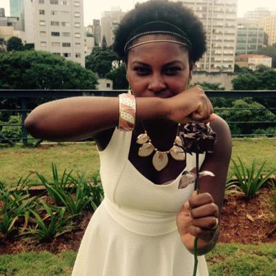 Rosasnegrasodoc's profile picture. Rosas Negras é um docudrama que vai apresentar a relação das mulheres negras com os seus cabelos... Contribua e compartilhe - http://t.co/MHlmmbQpCz