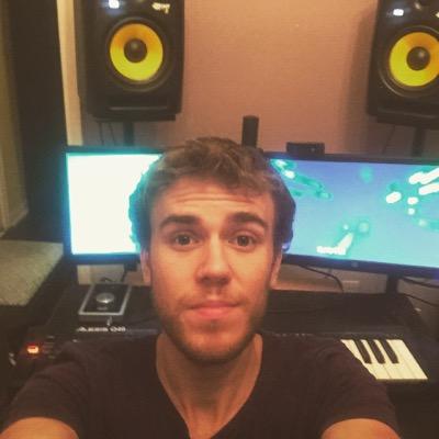 CloudStruck's profile picture. 