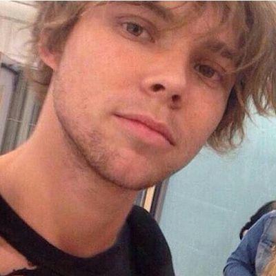 iDallasBizzle's profile picture. New Beginnings hold a greater Future #Boylieber #Gaylieber