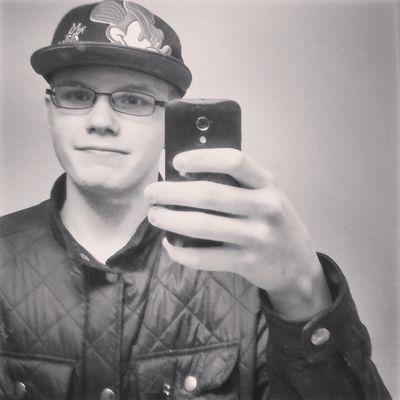 Rapper/Musician | 17 years of age | @TheJokerrMusic | Next best thing! i spin in the air!  | @SetCahzy | @Yolpster | @Yodified | Kaleb