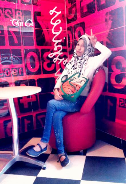 I like simple and natural ♥Love hunting and selfie ♥Adinda♥ Fkip PGSD UVAYA BJB ♥Instagram ; diendagabriela♥ Invite  2336CAB1 :)