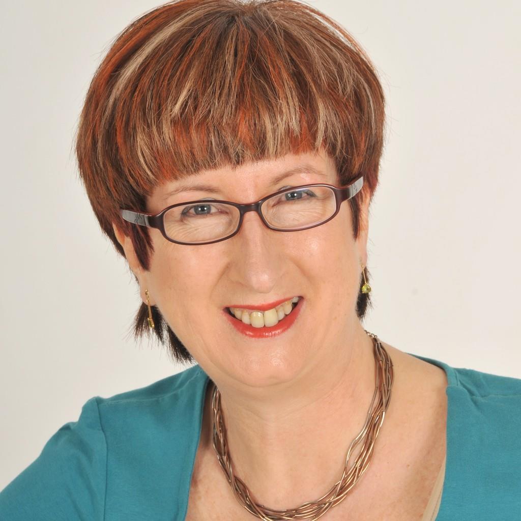 Therapist, tutor and speaker specialising in reflexology and Bowen therapy. Exclusive distributor of award-winning Bowen Supplies health & wellness products.