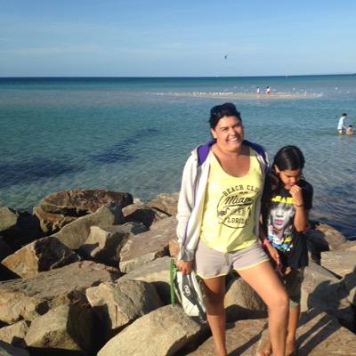 dasmelissa21's profile picture. love healthy eating, Working out with weights for strength, and social media