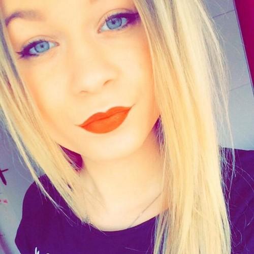 Amoureuse.
