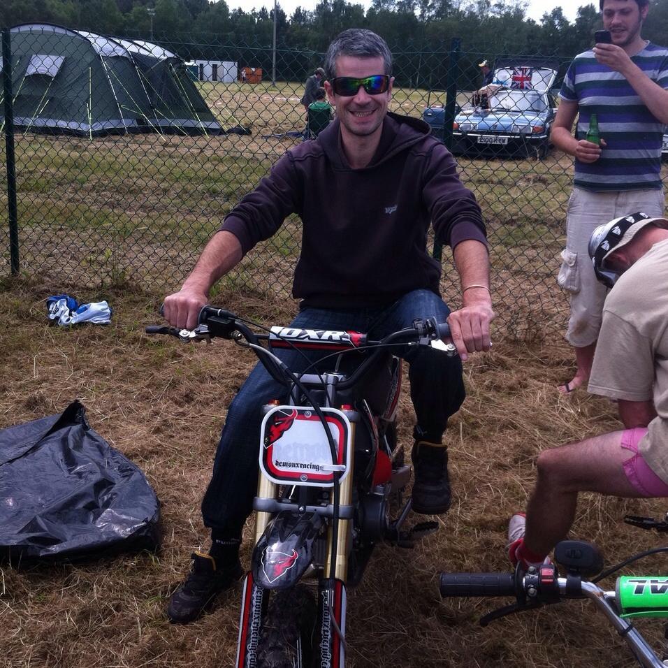 HOPEFORSIMON's profile picture. We need your help to raise money for our friend simon. Check out the Go fund me page on the link below.