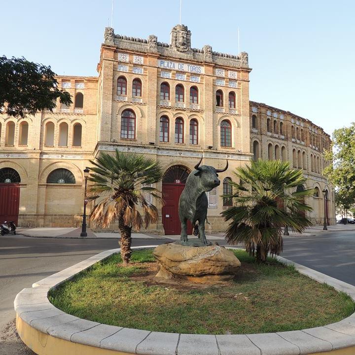 Torosdesdelsur es un portal que está dedicado a toda la información taurina, centrándose concretamente en el área de El Puerto de Santa María.