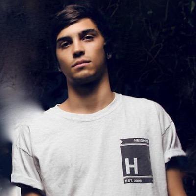 Drummer in @Fathomsuk. Brighton. 21. Tweet me! 
http://t.co/ouMAco6bul http://t.co/GhOlfmss0y