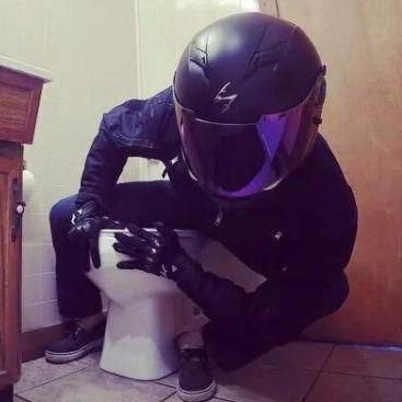 Bike got a full tank and I got some bucks in my pocket - Fuck off world, I take a ride now to nowhere