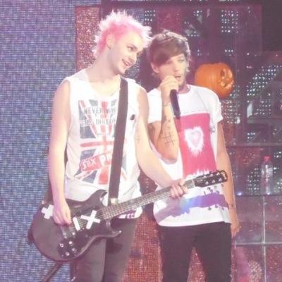 follow @fallloutlou @Lashtonsquiff @hemmoftthood and rt links