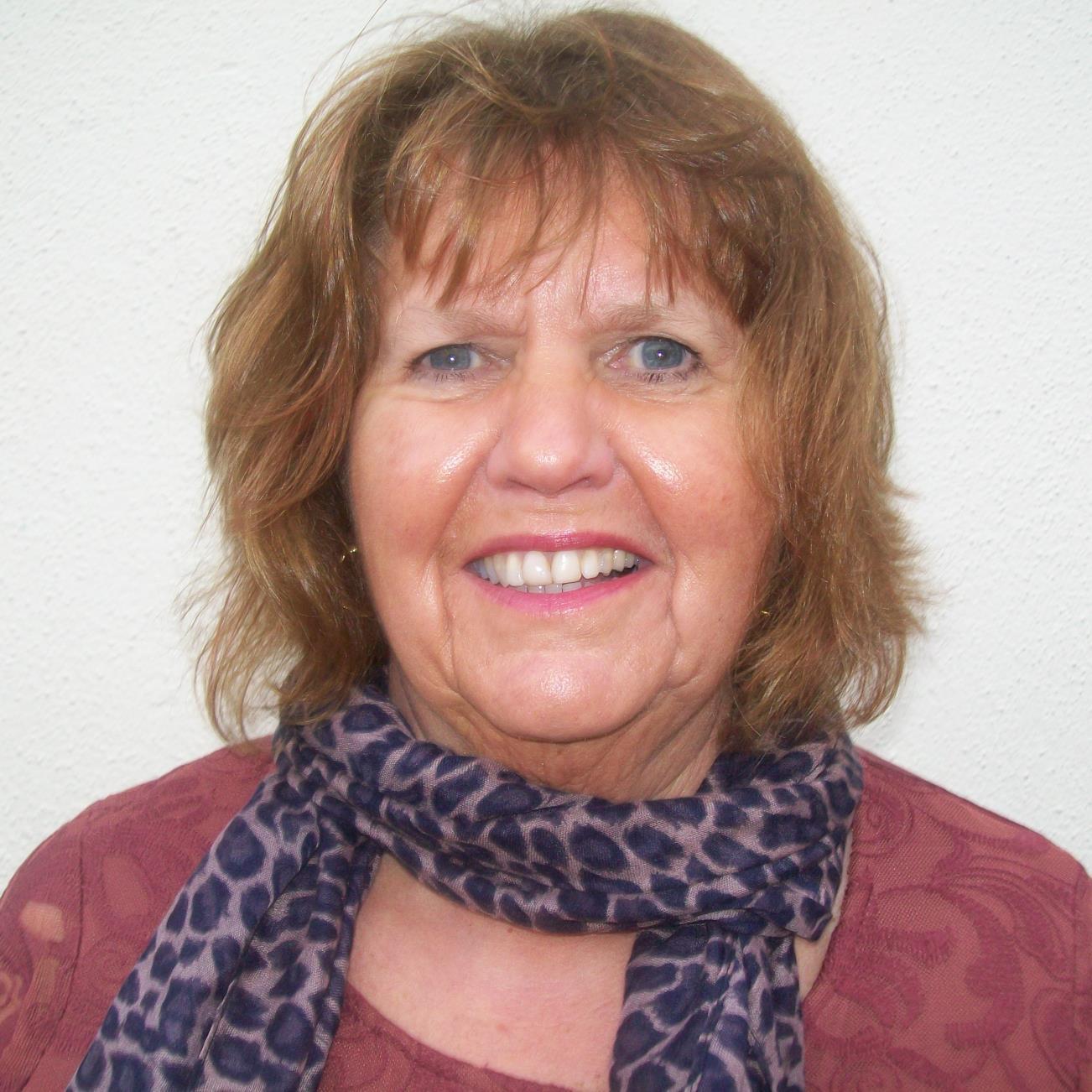 South Hams District Councillor -  Ivybridge East. Interested in Health & wellbeing. Plays golf and supports Newcastle United FC. Own views expressed