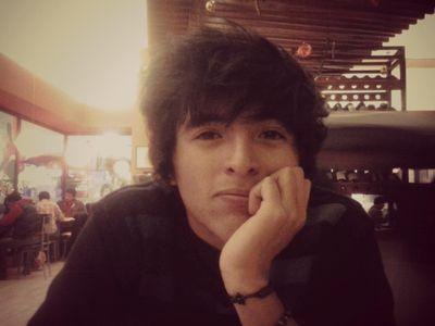estudiante de marketing - influenciador de marcas - comida peruana - creo en el odio a primera vista -