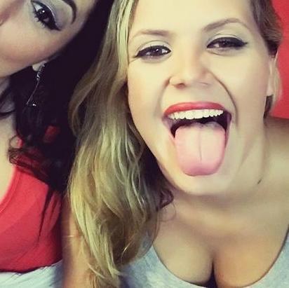 Mααiis umα em um milhão,que não lhe deve sαtisfαção,que não precisα dα suα rejeição,muito menos dα suα αprovαção ! (: